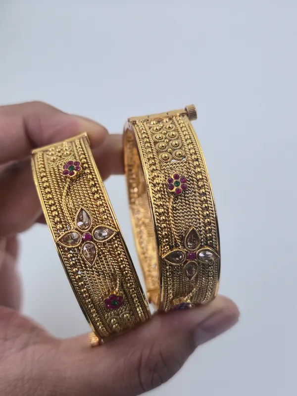 Kundan_3_Traditional_Bangles