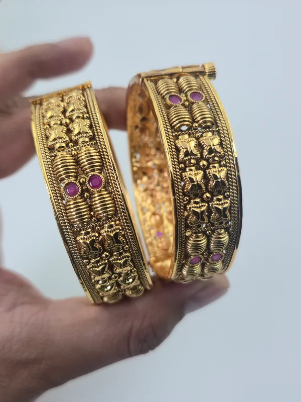 Kundan_4_Traditional_Bangles