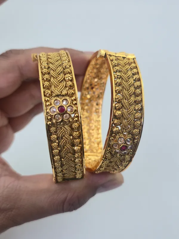 Kundan_5_Traditional_Bangles