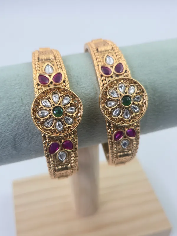 Rajwada_Mop_Traditional_Bangles