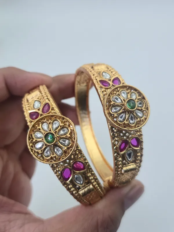 Rajwada_Mop_Traditional_Bangles