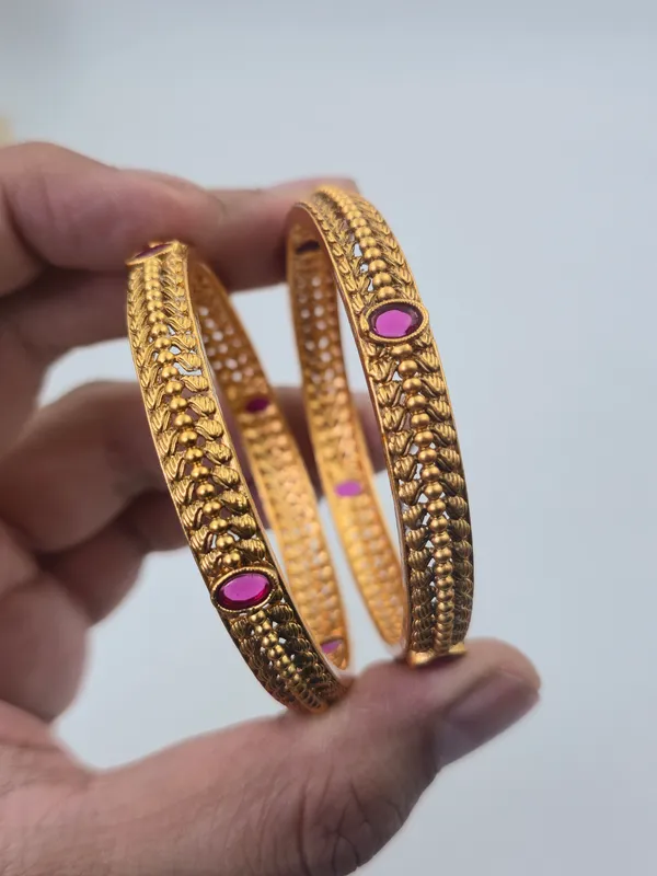 Ruby_Set_Of_2_Traditional_Bangles