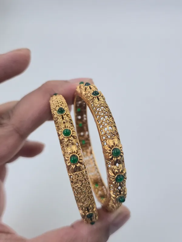Traditional_Bangles_Floral_Emerald_Set_Of_2