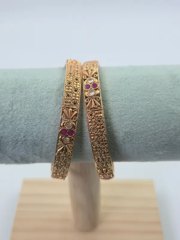 Traditional_Bangles_Ruby_Kundan_Set_Of_2