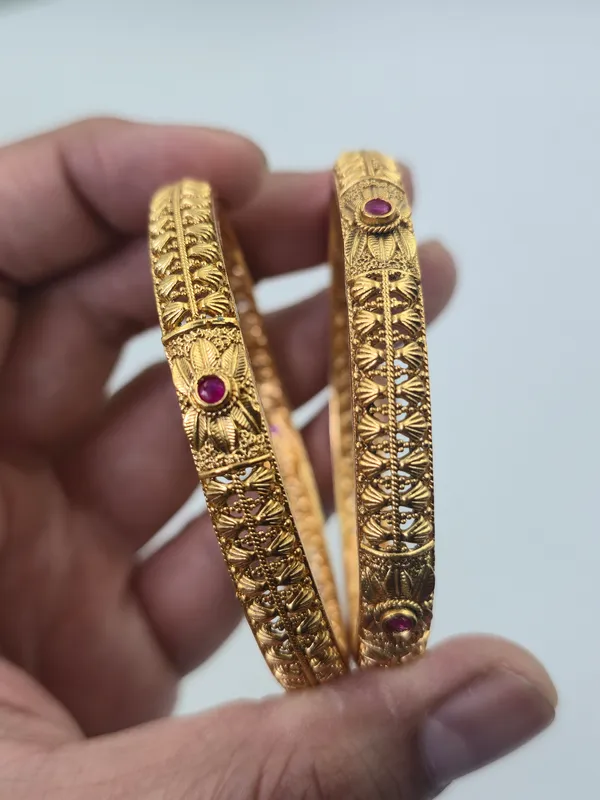 Traditional_Bangles_Floral_Ruby_1_Set_Of_2