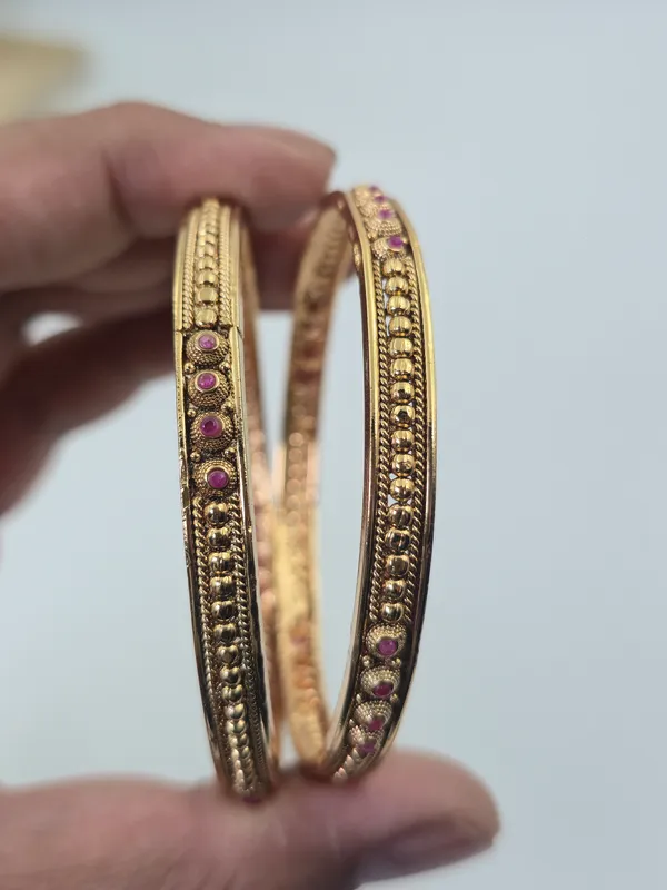 Traditional_Bangles_Sleek_Knot_Ruby_Set_Of_2