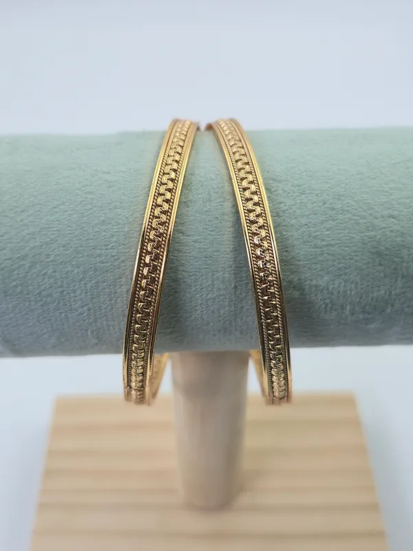 Traditional_Bangles_Sleek_Plain_Set_Of_2