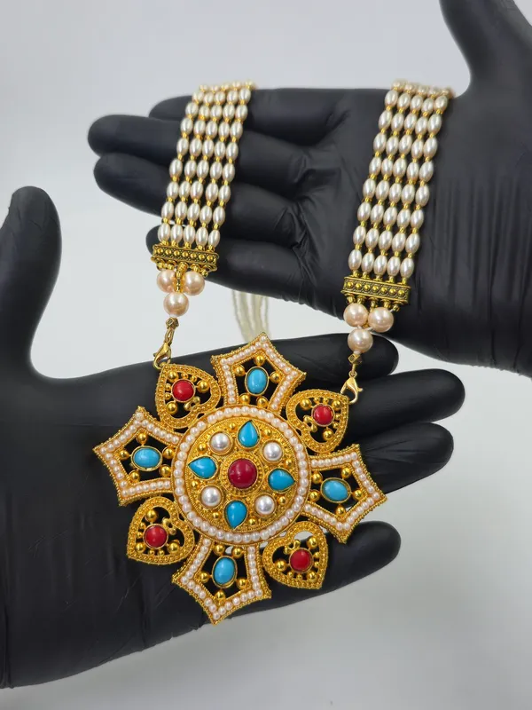 Pearl_Traditional_Gau_Haar