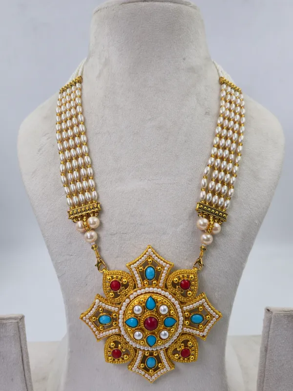 Pearl_Traditional_Gau_Haar