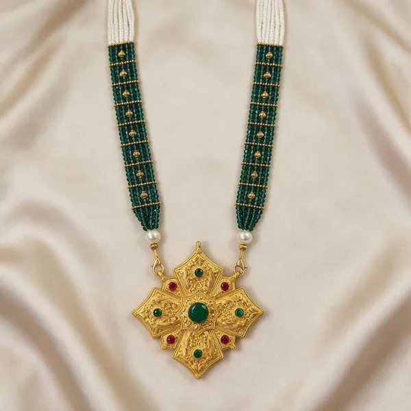 Four_Petal_Flower_Green_And_Ruby_Traditional_Gau_Haar