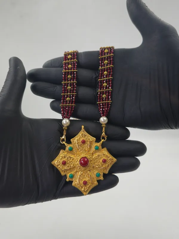 Four_Petal_Flower_Moonga_And_Firoza_Traditional_Gau_Haar