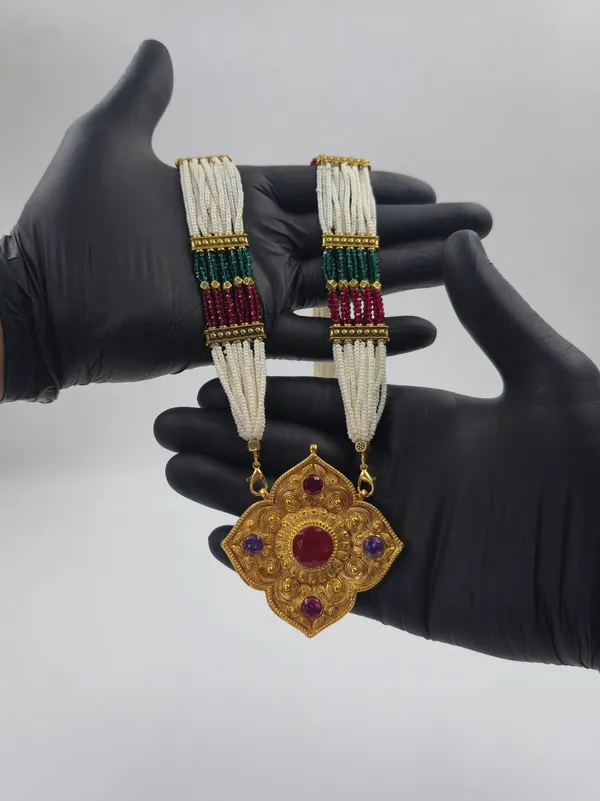Quatrefoil_Shape_Ruby_And_Purple_Traditional_Gau_Haar