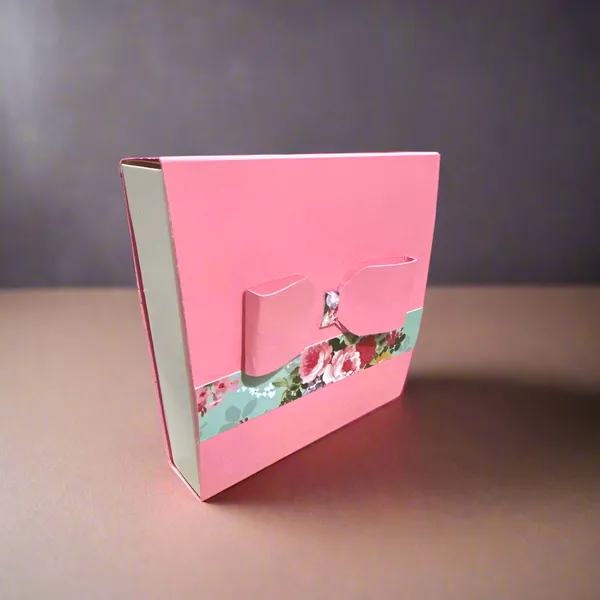 Tres_Beau_Dark_Pink_Box_With_Vintage_Flowers