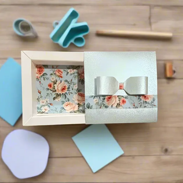 Tres_Beau_Floral_Powder_Blue_Box