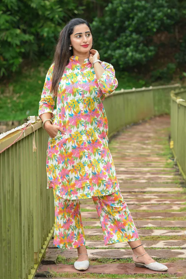 Niyata_Rose_Quartz_Cotton_Kurti_With_Pant_Kurta_Set_For_Women