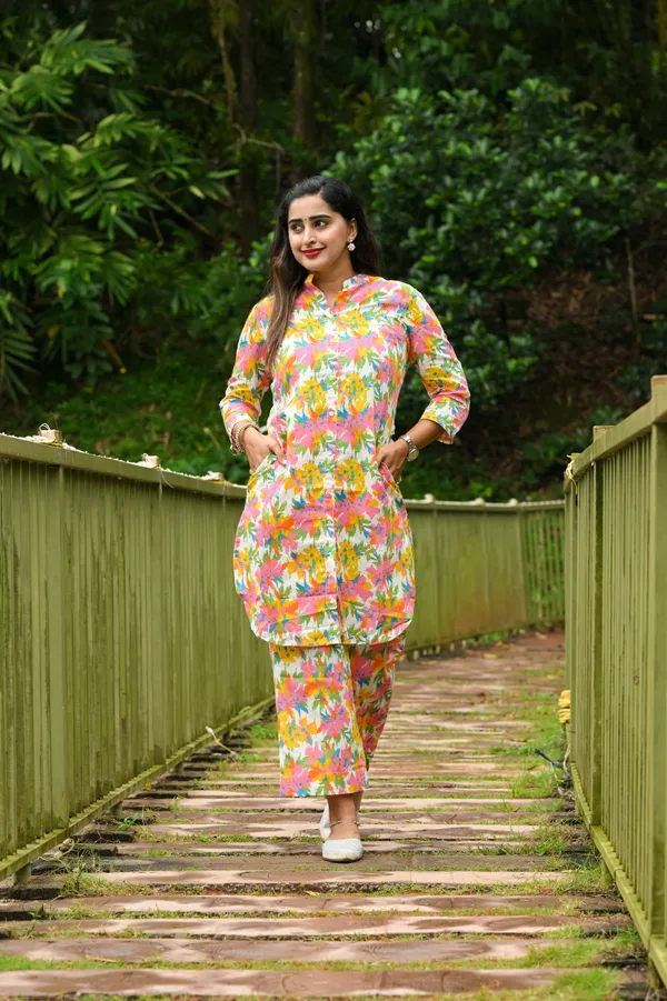 Niyata_Rose_Quartz_Cotton_Kurti_With_Pant_Kurta_Set_For_Women