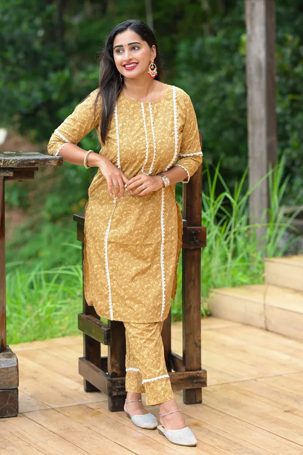 Aarna_Cotton_Kurti_With_Pant_Kurta_Set_For_Women