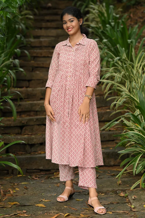 Amogh_Cotton_Kurti_With_Pant_Kurta_Set_For_Women