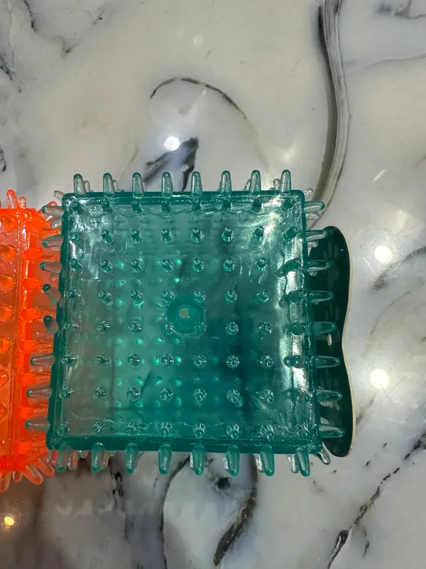 Spiked_Squeaky_Toy_Cube_Premium