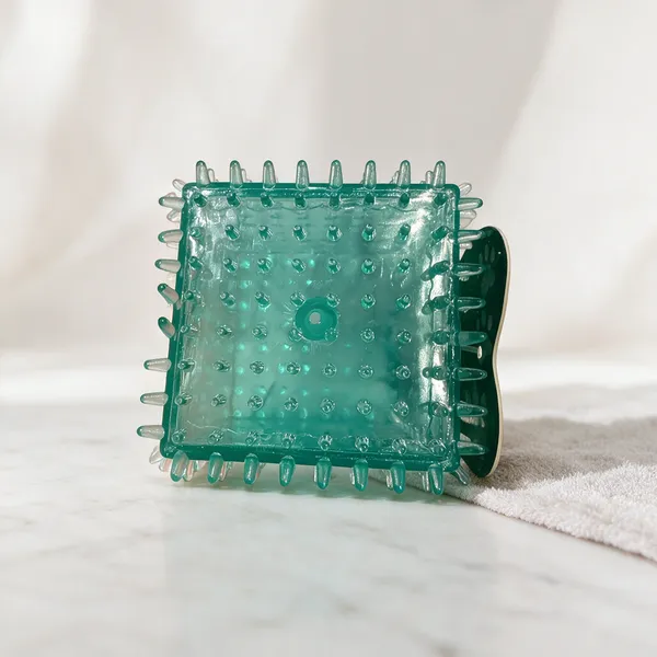 Spiked_Squeaky_Toy_Cube_Premium
