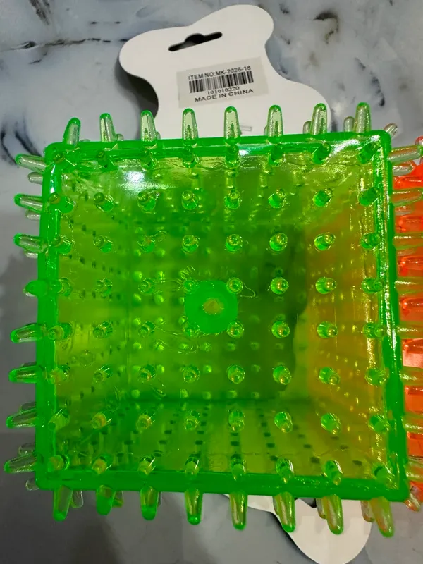 Spiked_Squeaky_Toy_Cube_Premium
