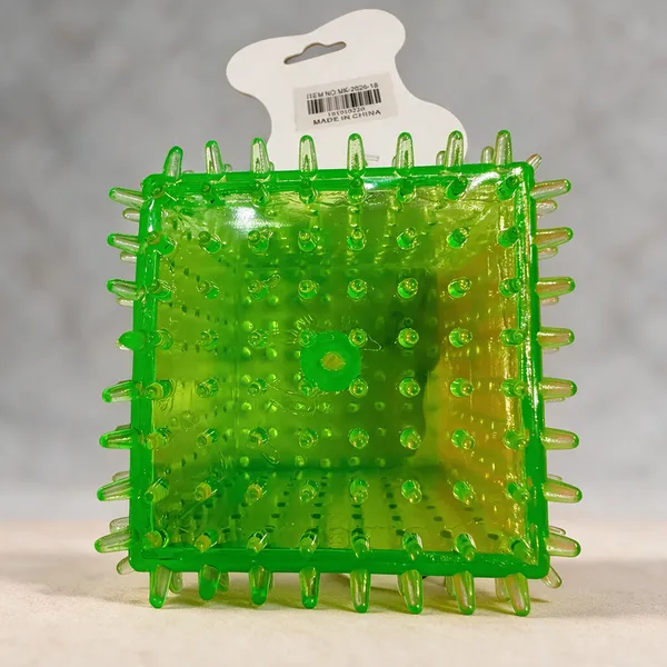 Spiked_Squeaky_Toy_Cube_Premium