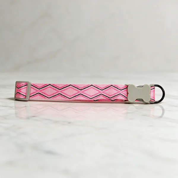 Adjustable_Nylon_Pet_Collar_With_Geometric_Pattern