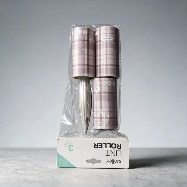 Lint_Roller_For_Pet_Hair_Cleaning_With_Two_Refills