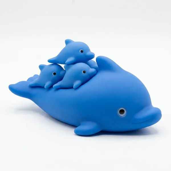 Squeaky_Fish_Toy_With_Three_Baby_Fish