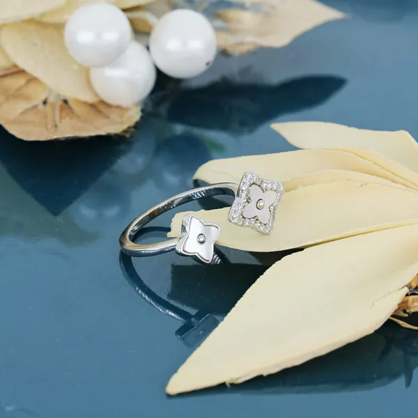 Crystal_Clover_Harmony_Ring_Silver_925