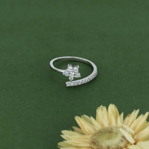 Crystal_Flutter_Ring_Silver_925