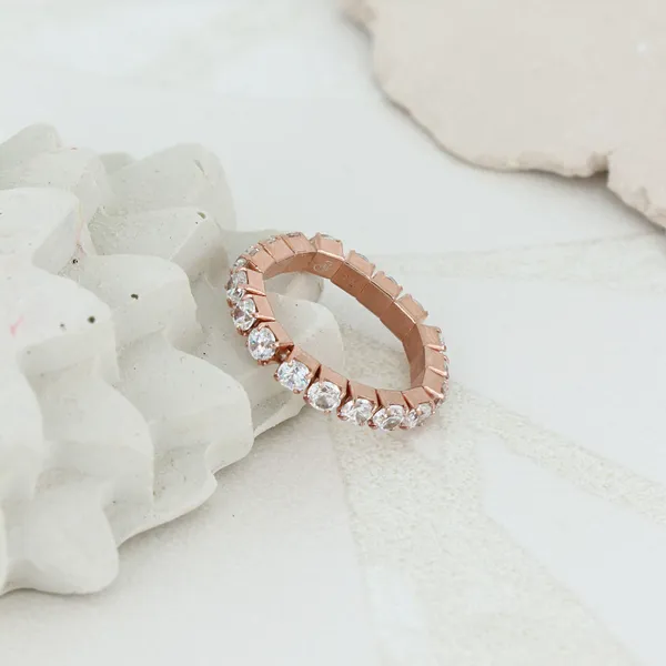 Elegant_Rose_Gold_Stone_Band_Silver_925