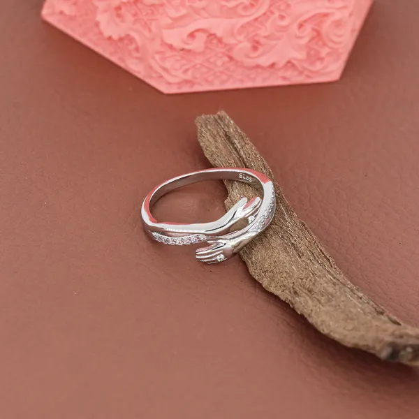 Elegant_Crossover_Crystal_Ring_Silver_925