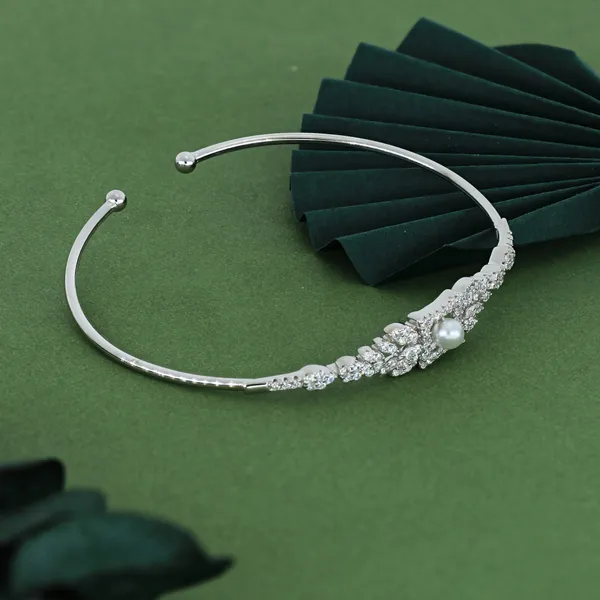 Elegant_Pearl_Crystal_Open_Bracelet_Silver_925