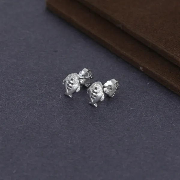 Elegant_Fish_Studs_Silver_925