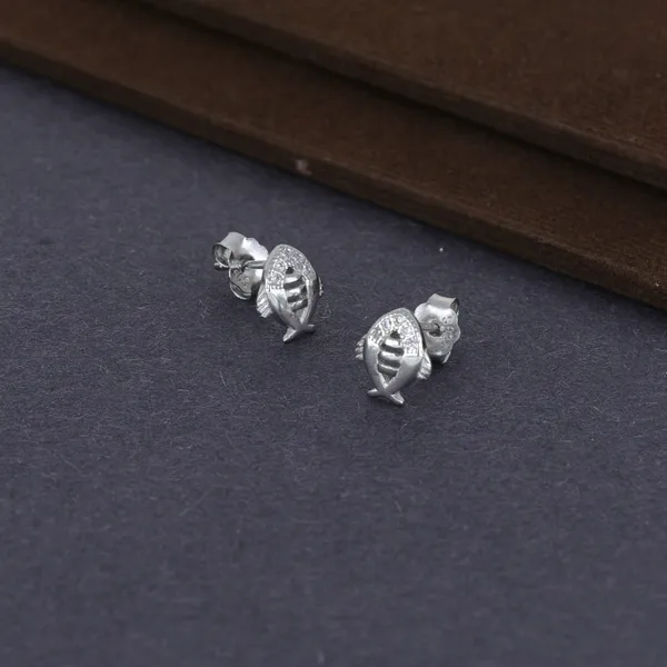 Elegant_Fish_Studs_Silver_925