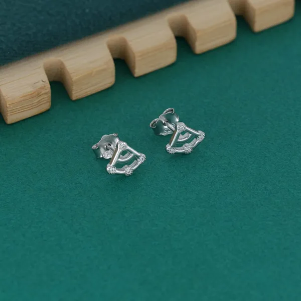 Elegant_Arc_Studs_Earrings_Silver_925
