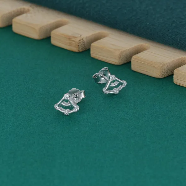 Elegant_Arc_Studs_Earrings_Silver_925