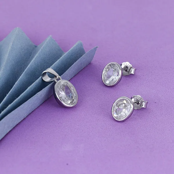 Minimalist_Oval_Solitaire_Pendant_Silver_925