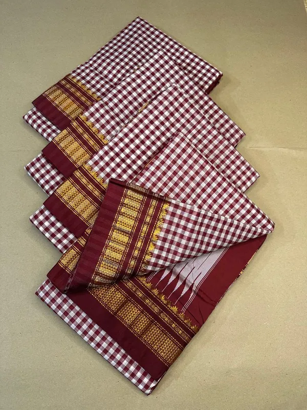 Maroon_and_White_Checkered_Ilkal_Saree