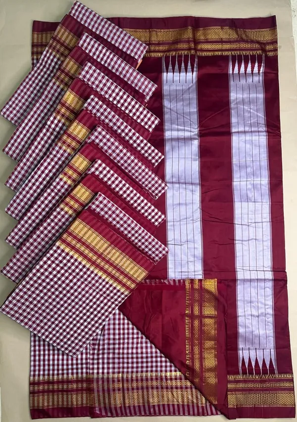 Maroon_and_White_Checkered_Ilkal_Saree