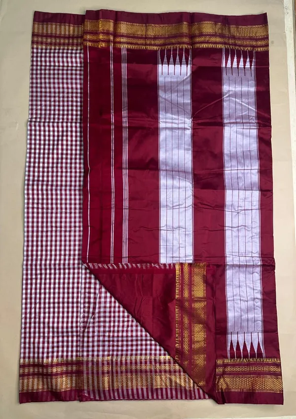 Maroon_and_White_Checkered_Ilkal_Saree