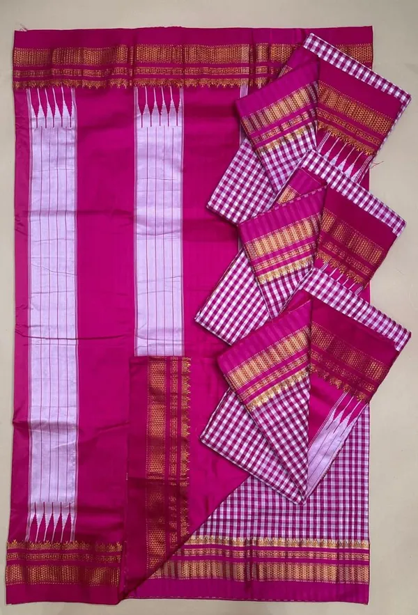 Magenta_and_White_Checkered_Ilkal_Saree
