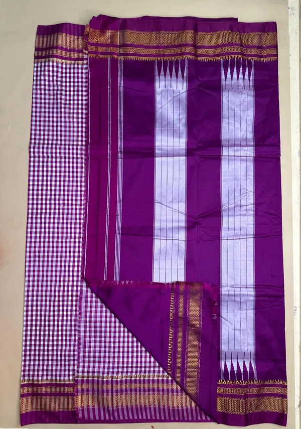 Purple-Magenta_and_White_Checkered_Ilkal_Saree