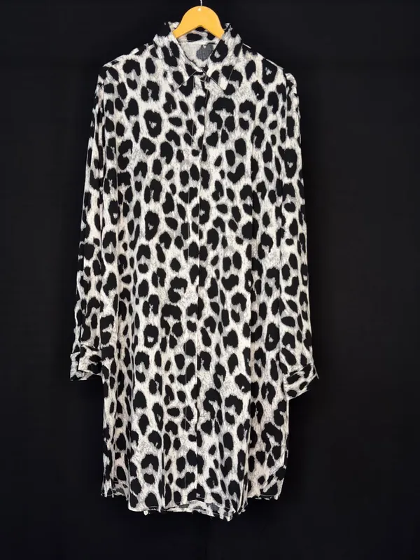 Black_White_Viscose_Rayon_Leopard_Print_Longline_Shirt_For_Women