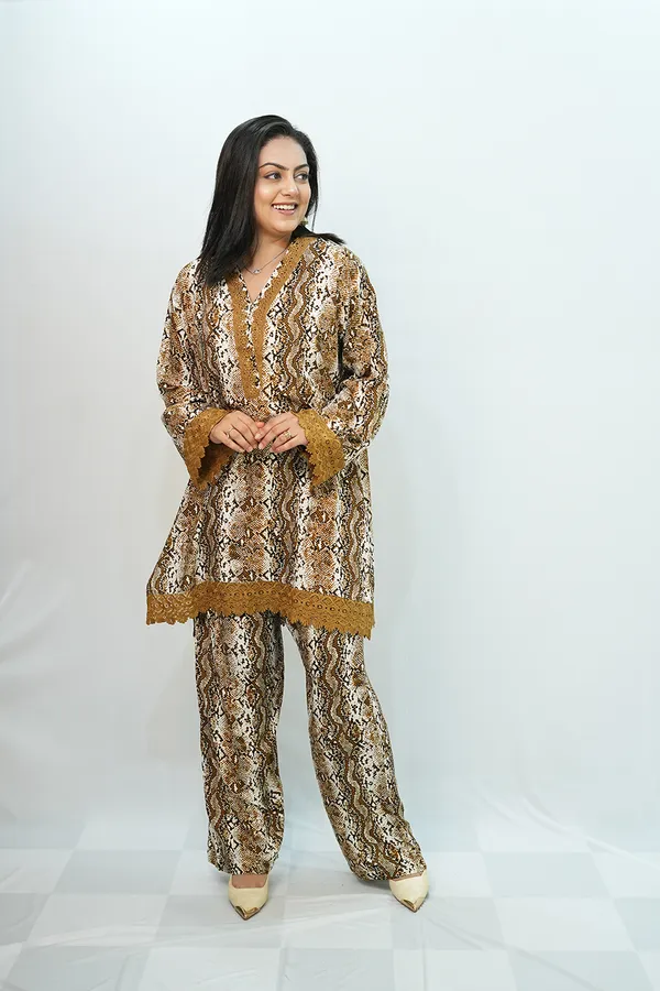 Yellow_White_Viscose_Rayon_Co_Ords_Set_For_Women