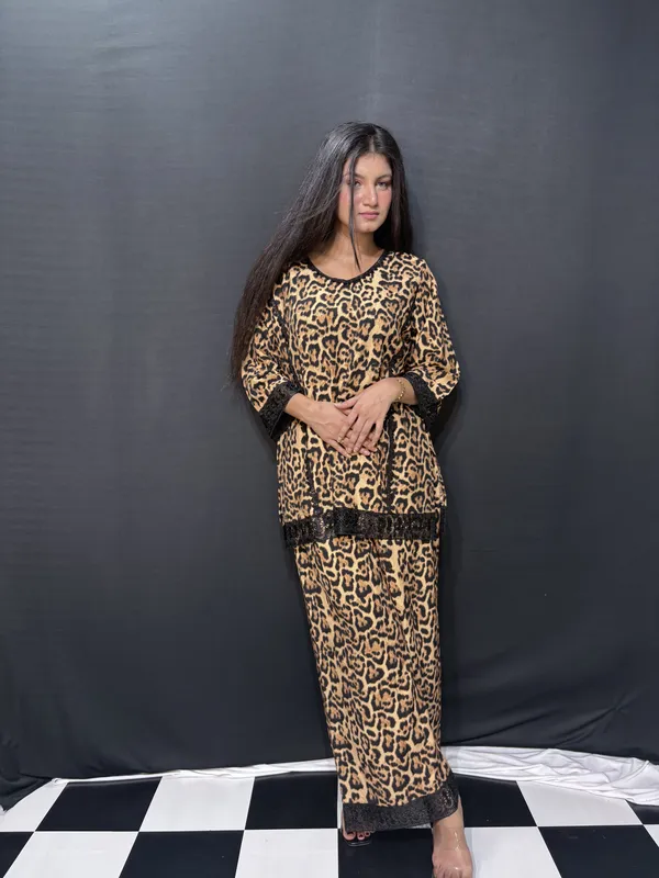 Yellow_Black_Viscose_Rayon_Leopard_Print_Lace_Trim_Co_Ords_Set_For_Women