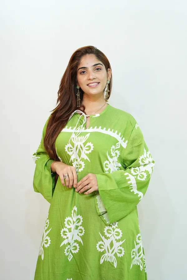 Green_White_Viscose_Rayon_Gown_For_Women