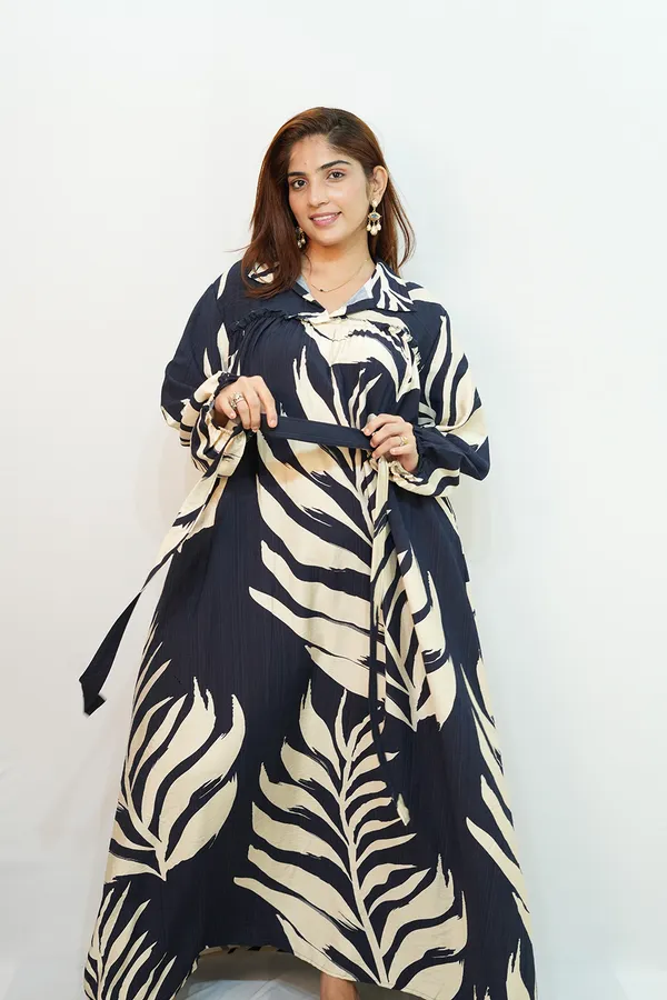 Black_White_Viscose_Rayon_Printed_Gown_For_Women