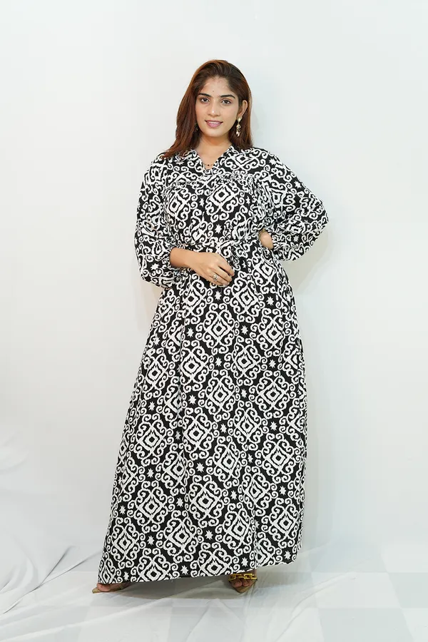 Black_White_Viscose_Rayon_Printed_Gown_For_Women